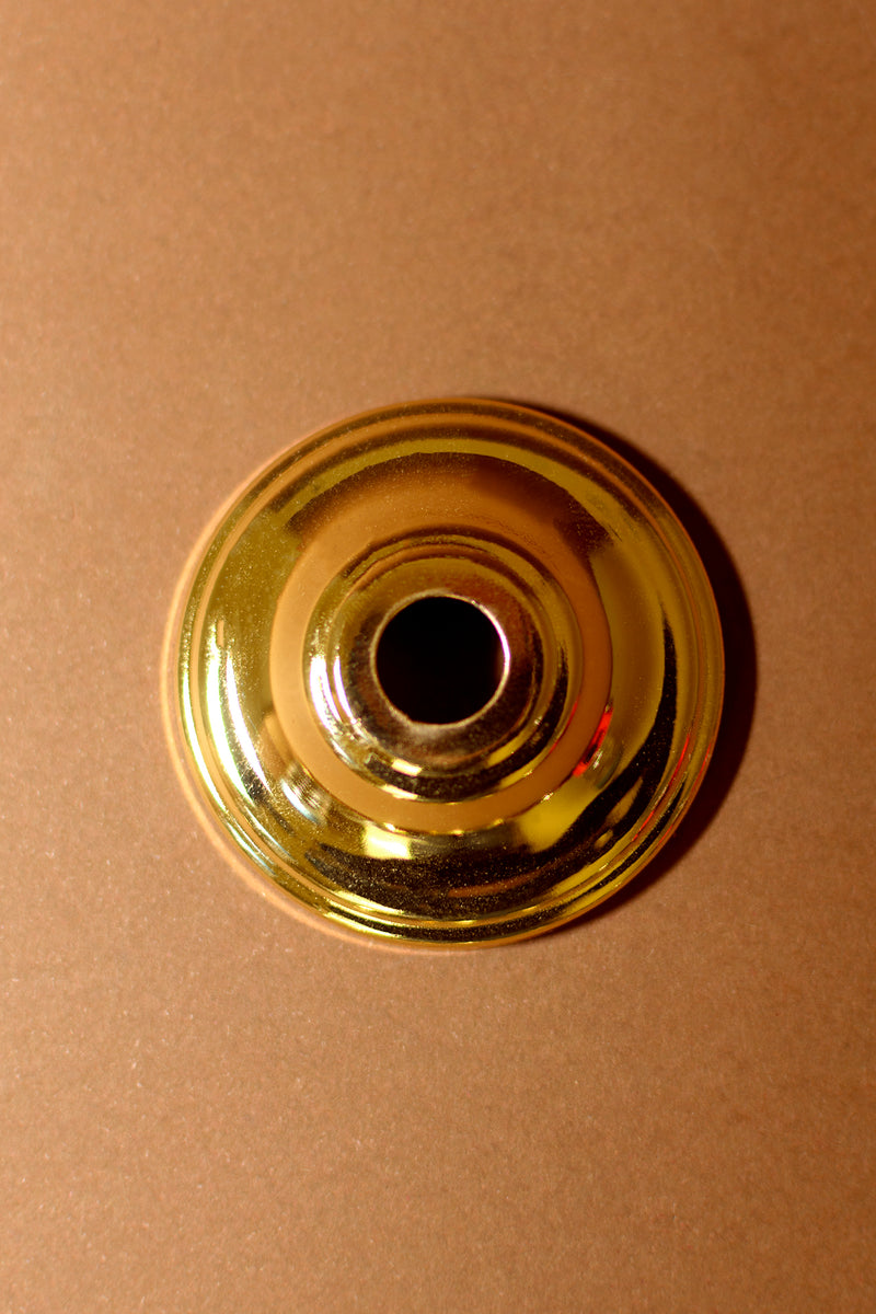 Chapa de hierro con baño latonado