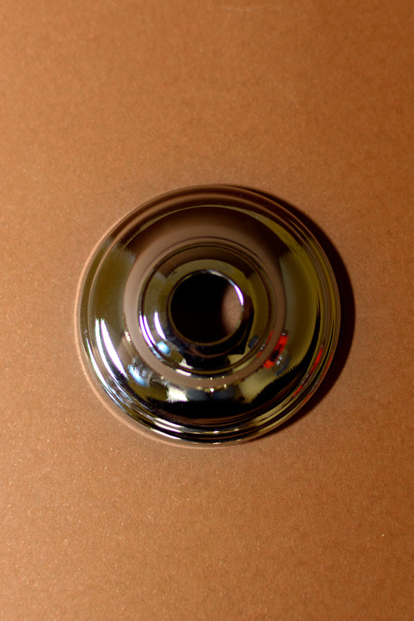 Chapa de hierro con baño latonado