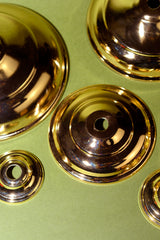 Chapa de hierro con baño latonado